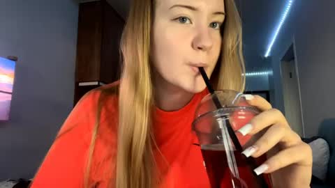 Snapshot of lisi_kiss_ chatting on 26, 5, 2026 Aurora online show from 26, 5, 2026