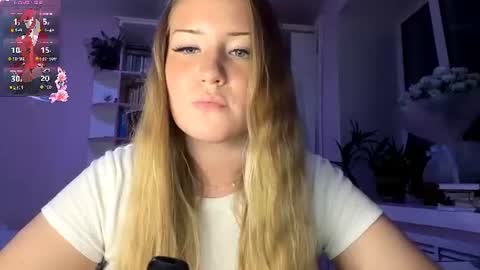 Snapshot of lisi_kiss_ chatting on 21, 6, 2026 Aurora online show from 21, 6, 2026
