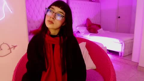 Snapshot of little_paulette chatting on 17, 5, 2026 Paulette online show from 17, 5, 2026