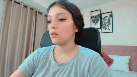 Sarahs Room online show from 22, 5, 2026