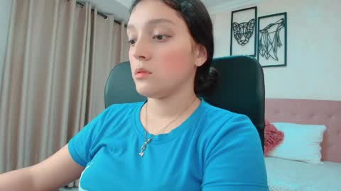 Sarahs Room online show from 27, 5, 2026