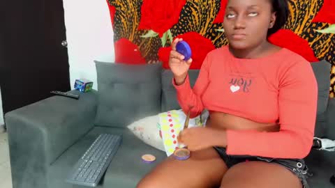 Snapshot of loaisisadaams chatting on 1, 6, 2026 loaisisAdamss online show from 1, 6, 2026