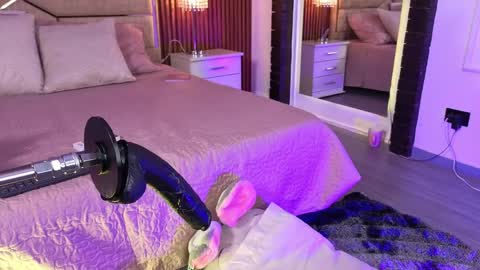 Lola Angel online show from 23, 5, 2026