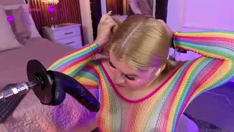 Lola Angel online show from 10, 6, 2026