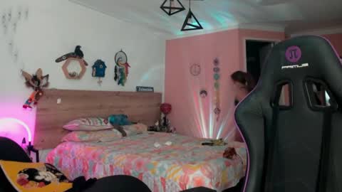 Lola doll online show from 23, 6, 2026