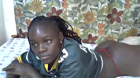 lora_amor online show from 7, 6, 2026