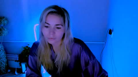 Lora online show from 8, 6, 2026