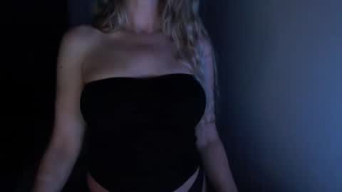 LoVe On  online show from 7, 6, 2026