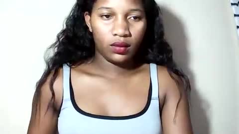 lovelylarra online show from 3, 6, 2026