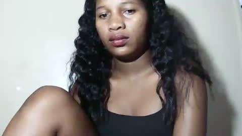 lovelylarra online show from 5, 6, 2026