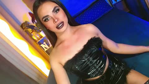 lovelymiss_shyna11 online show from 20, 6, 2026