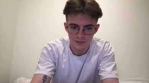 Snapshot of lovet1me chatting on 3, 5, 2026 luv online show from 3, 5, 2026