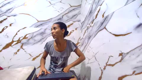 Snapshot of luciana_daza chatting on 2, 6, 2026 Luciana online show from 2, 6, 2026