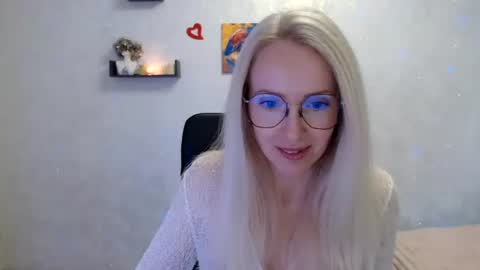 Snapshot of luckcristal chatting on 9, 7, 2026 Arina online show from 9, 7, 2026