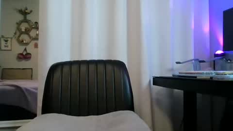 Jade online show from 11, 6, 2026