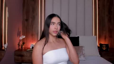 Snapshot of lucysalvatore chatting on 7, 6, 2026 Lucy online show from 7, 6, 2026