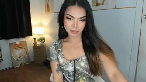 lucyvane online show from 2, 7, 2026