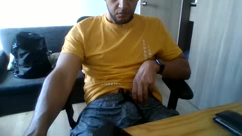 luhizu87871987 online show from 17, 6, 2026