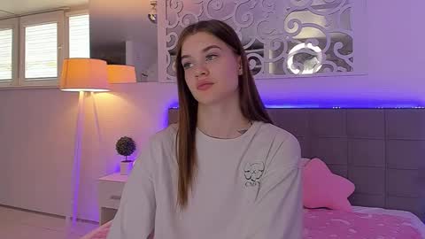 LuisaClover online show from 3, 6, 2026