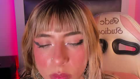 Snapshot of luna__scarlett chatting on 15, 4, 2026 luna online show from 15, 4, 2026