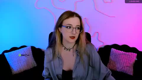 luna_berryy online show from 24, 6, 2026
