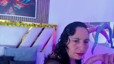 luna_naughty1 online show from 10, 6, 2026