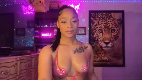 lunaa_11 online show from 10, 6, 2026
