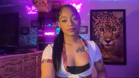 lunaa_11 online show from 11, 6, 2026