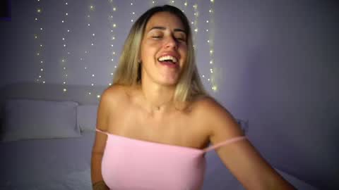 Snapshot of lunaink_ chatting on 1, 6, 2026 Laura online show from 1, 6, 2026