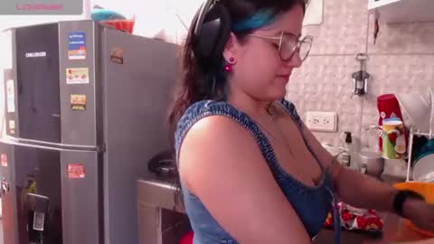 Julieth  online show from 8, 7, 2026
