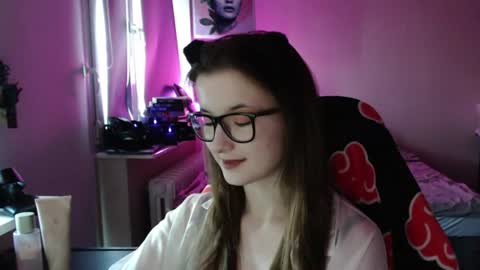 LunaXcherry online show from 11, 6, 2026