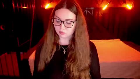 luxsopphia_ online show from 16, 6, 2026