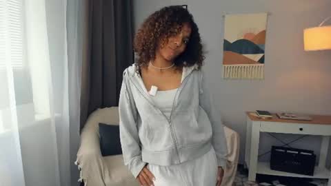 Snapshot of lydalambino chatting on 10, 7, 2026 Dina online show from 10, 7, 2026