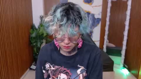 lyra_tay online show from 12, 6, 2026