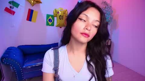 Snapshot of maddie_t18 chatting on 24, 6, 2026 maddie_t18 online show from 24, 6, 2026