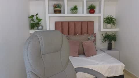 Maiaa Ruiz  online show from 11, 6, 2026