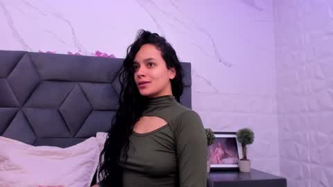 Snapshot of maiapark chatting on 20, 11, 2025 Maia online show from 20, 11, 2025