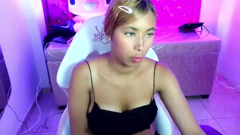 maitee_m online show from 22, 6, 2026