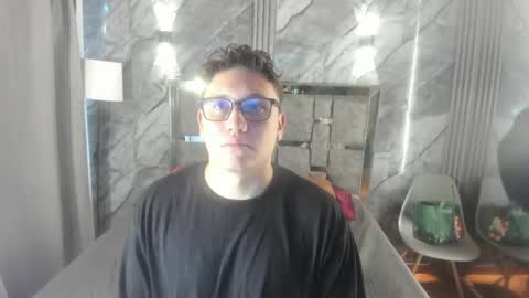Manson and Zoe online show from 6, 6, 2026
