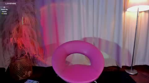 Snapshot of manu_nyx chatting on 22, 5, 2026 manu velezz Help me to get to 100 thumbs ups Tip 25tks Rate me online show from 22, 5, 2026
