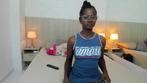 Mara Sinclair online show from 26, 6, 2026