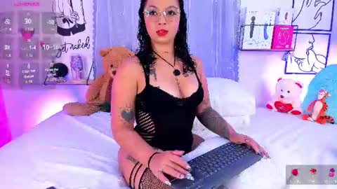 Mari Sweett  online show from 22, 6, 2026