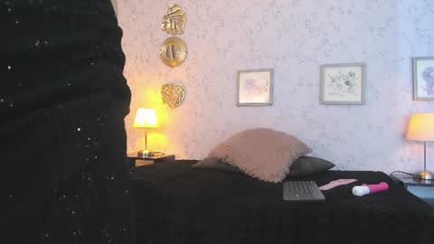 Martina Caicedo online show from 10, 6, 2026