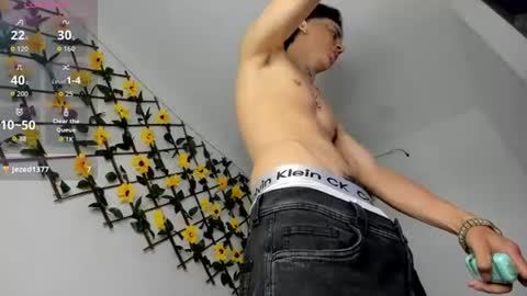 Snapshot of maxxx_bigcock chatting on 10, 6, 2026 Max online show from 10, 6, 2026