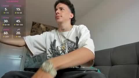 Snapshot of maxxx_bigcock chatting on 22, 6, 2026 Max online show from 22, 6, 2026