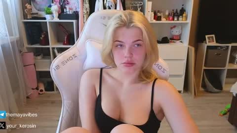 Snapshot of maya_blonde18 chatting on 29, 5, 2026 Maya online show from 29, 5, 2026