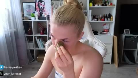 Snapshot of maya_blonde18 chatting on 31, 5, 2026 Maya online show from 31, 5, 2026