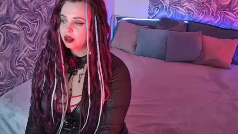 Maya Mils online show from 18, 5, 2026