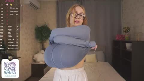 Snapshot of maybellebyone chatting on 5, 6, 2026 Milina online show from 5, 6, 2026