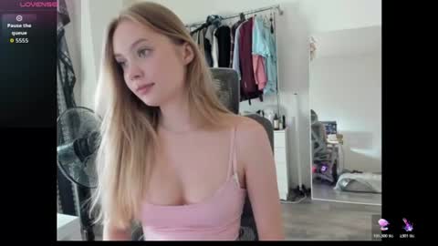 Snapshot of melanie__murr chatting on 30, 6, 2026 melanie__murr online show from 30, 6, 2026